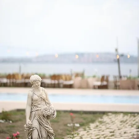 Lavantali Konak Restoran Hotel