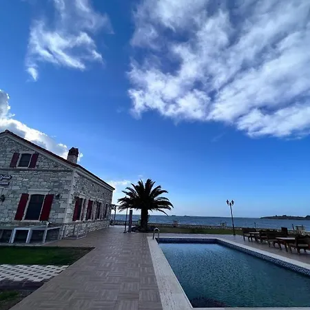 Lavantali Konak Restoran Hotel *