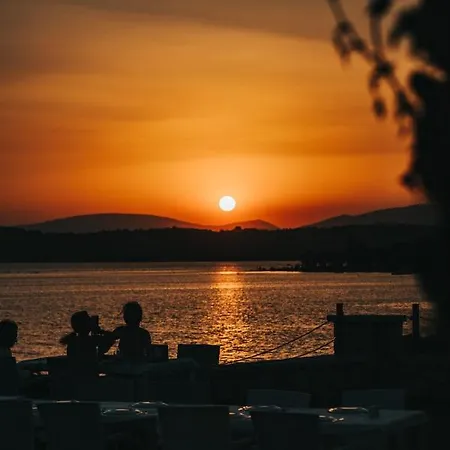 Lavantali Konak Restoran Hotel *